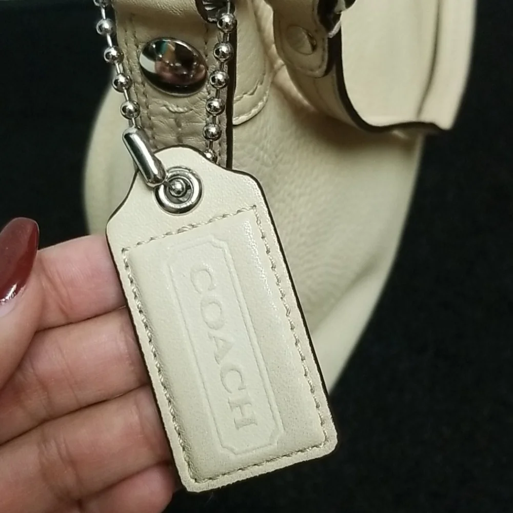 COACH Purse Pebbled Leather Hobo Bag Soho pleated